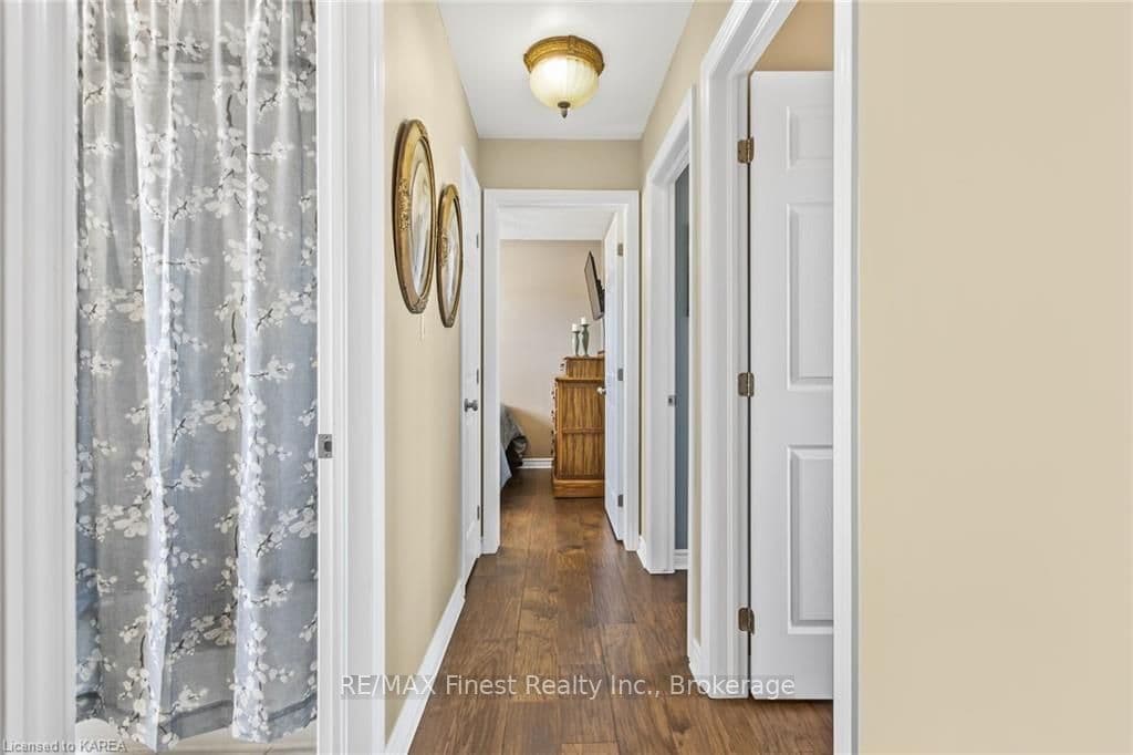 91 MCKEOWN Crescent photo 24