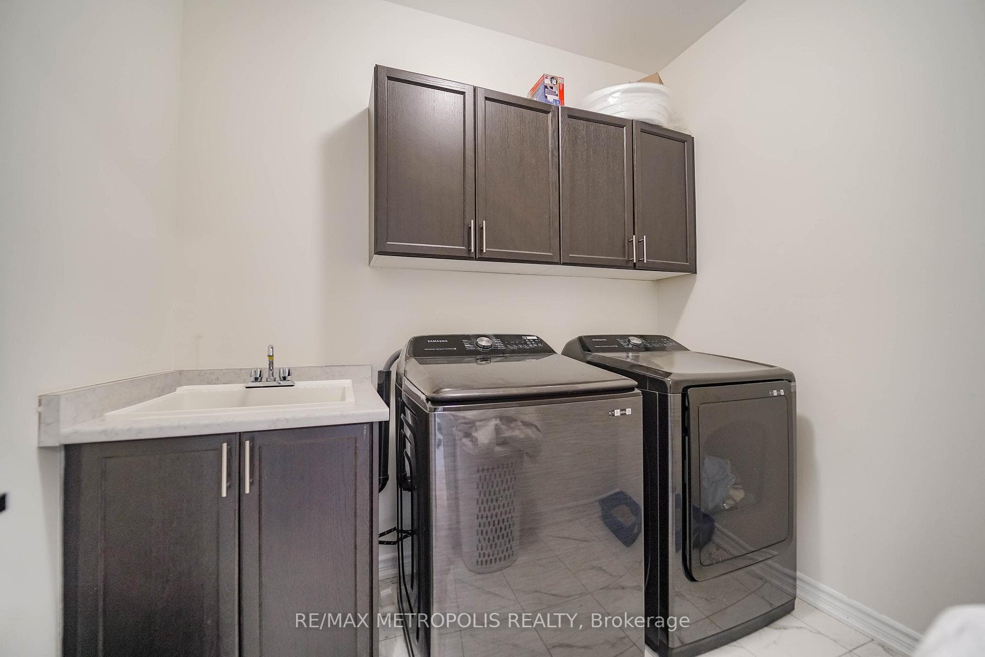 17 Hickling Lane photo 30