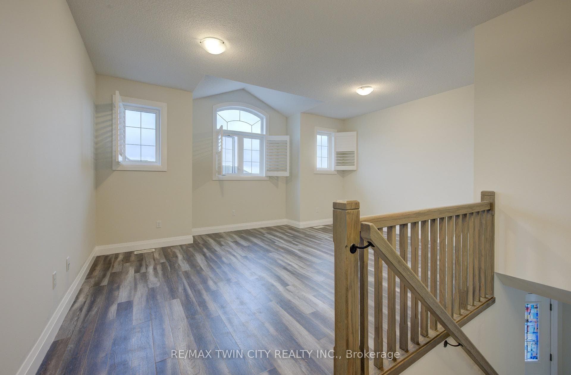119 Links Crescent photo 18