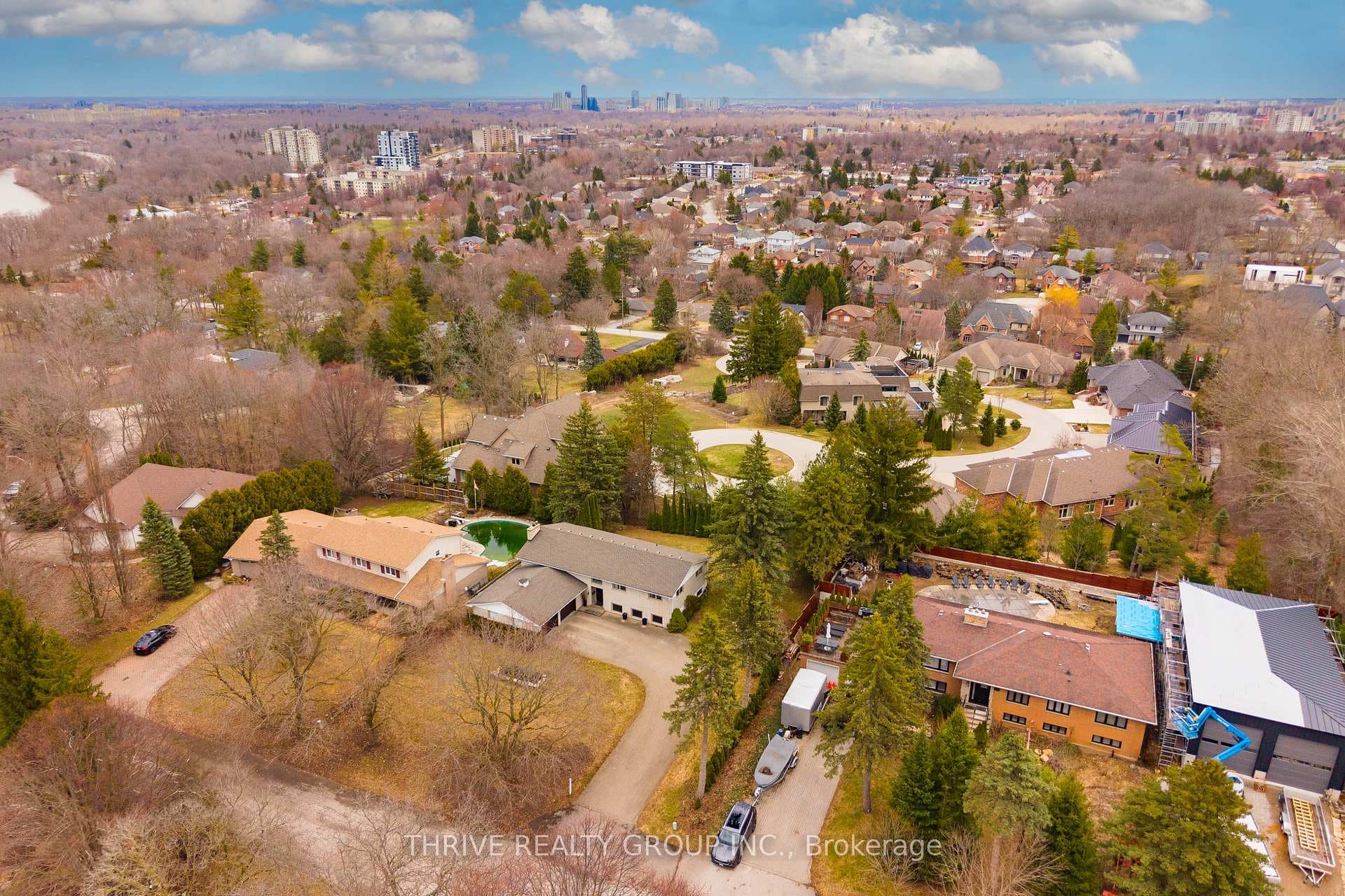 688 Westmount Hill Drive photo 39