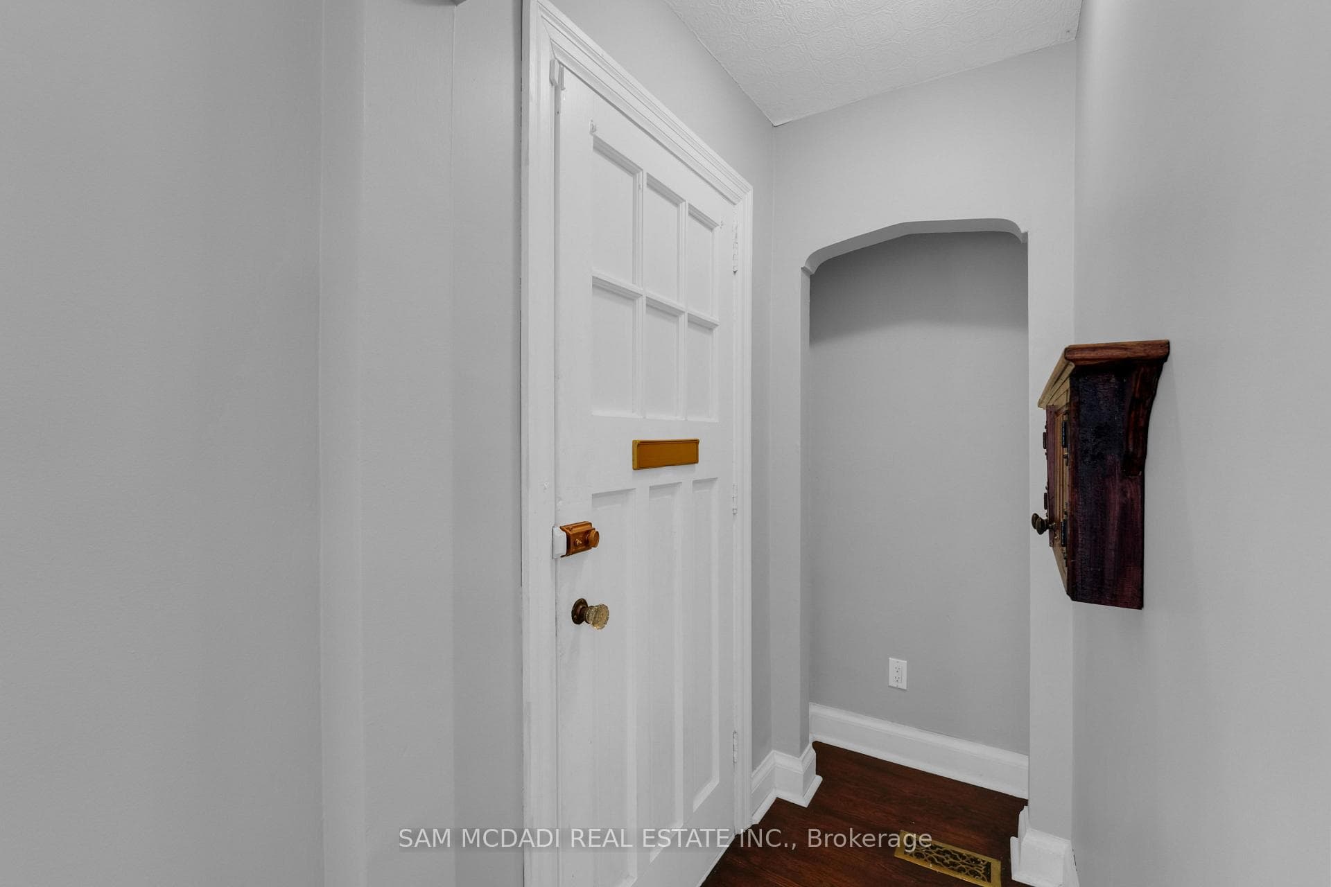 319 Cosburn Avenue photo 13