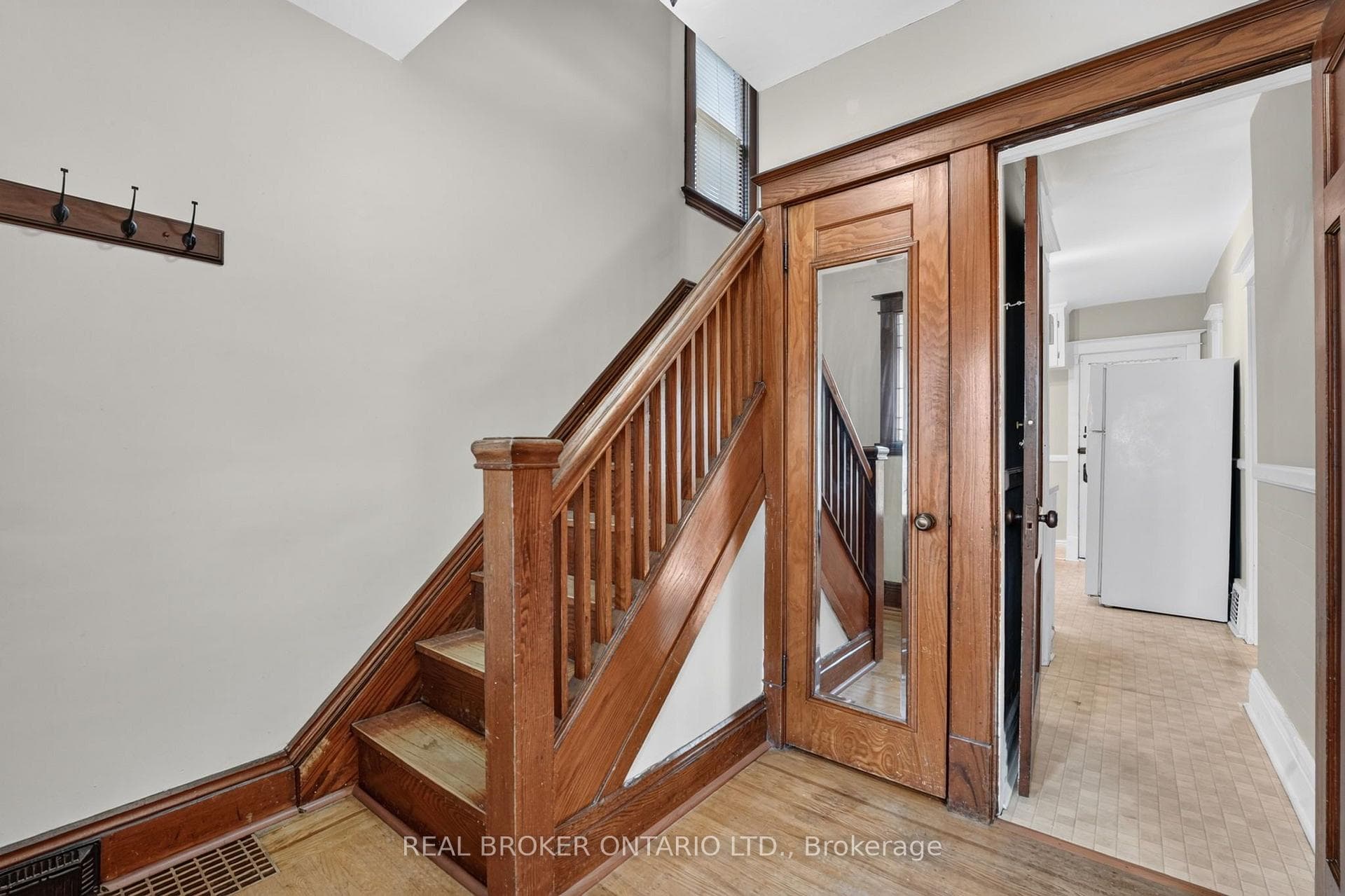 72 Houghton Avenue photo 6