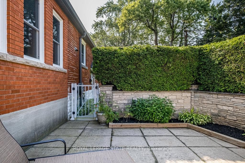 170 Parkview Drive photo 36