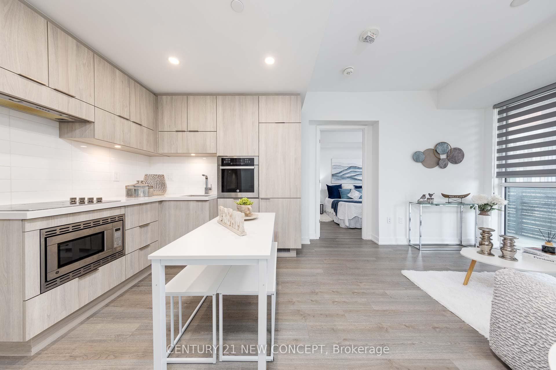 39 Roehampton Avenue Unit 2007 photo 2