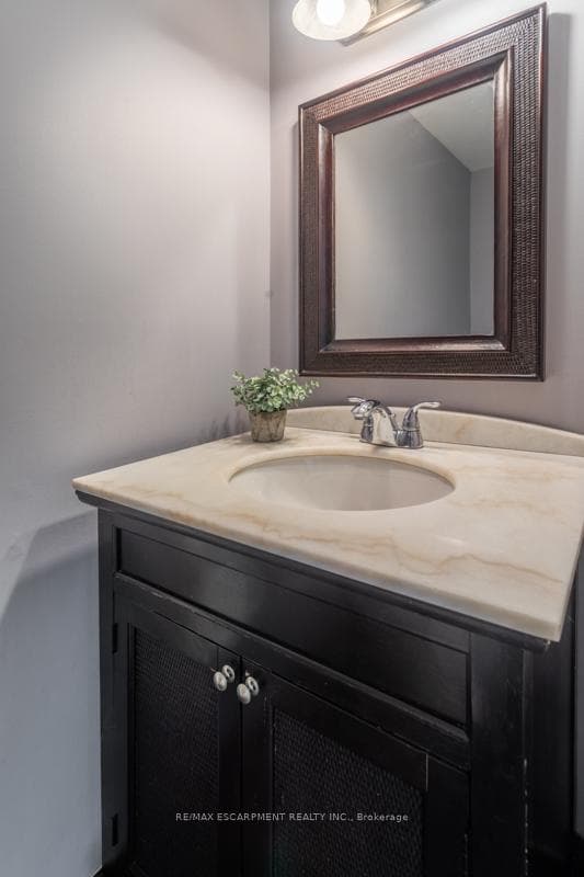 2301 Cavendish Drive Unit 130 photo 15