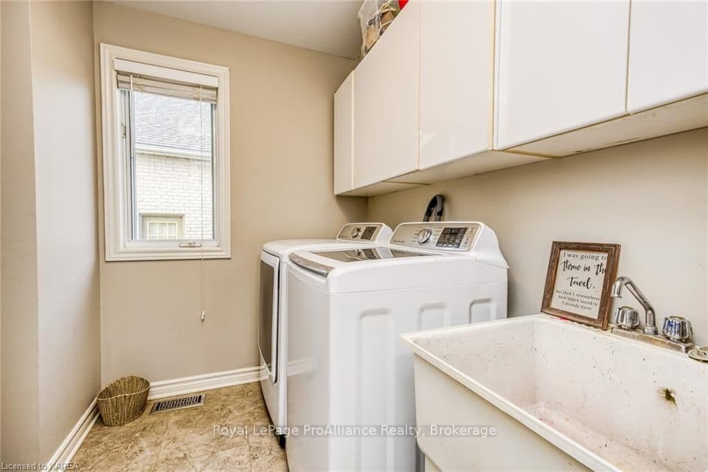 536 FOREST HILL Drive photo 16