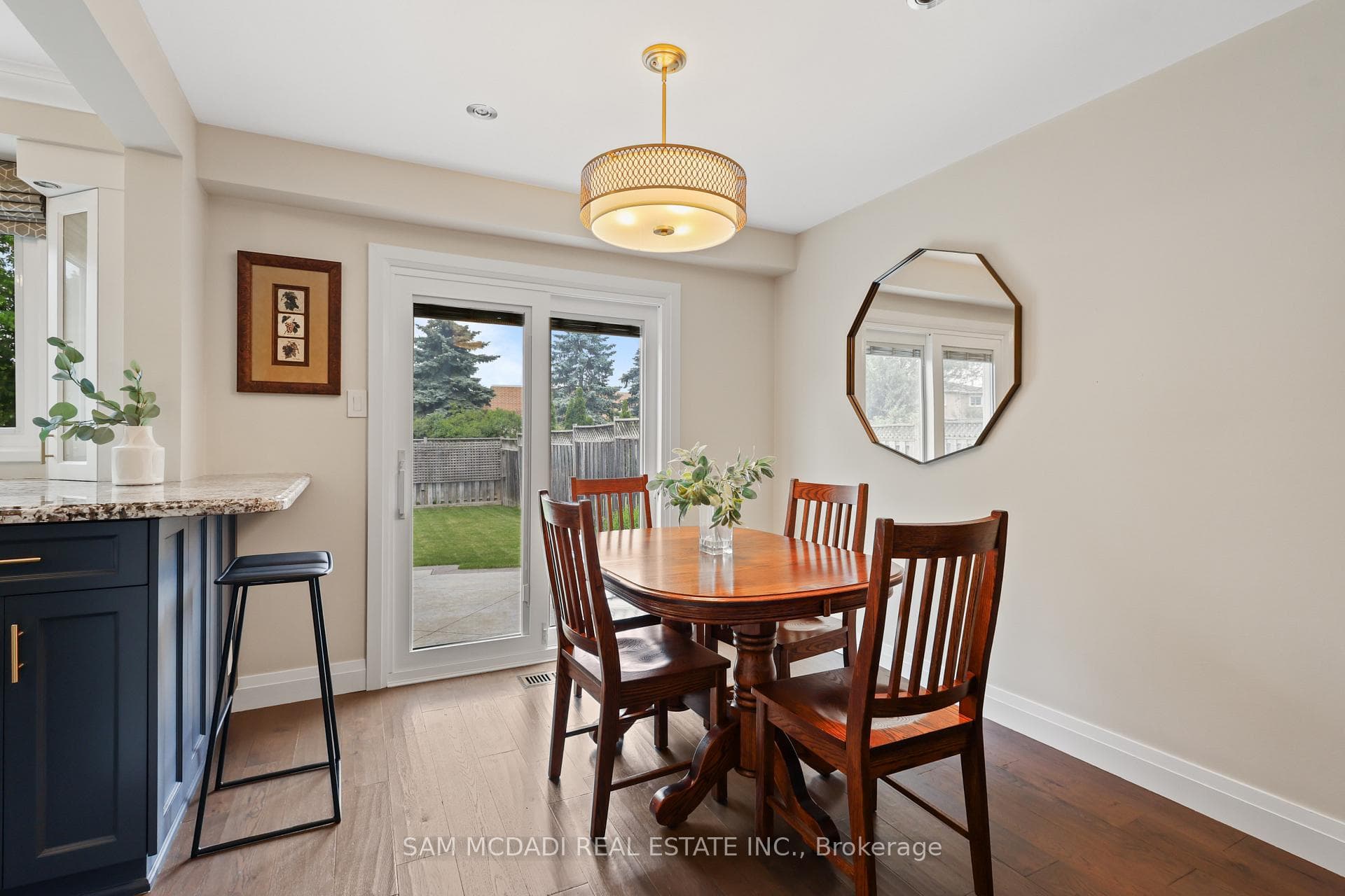 1541 Cuthbert Avenue photo 15