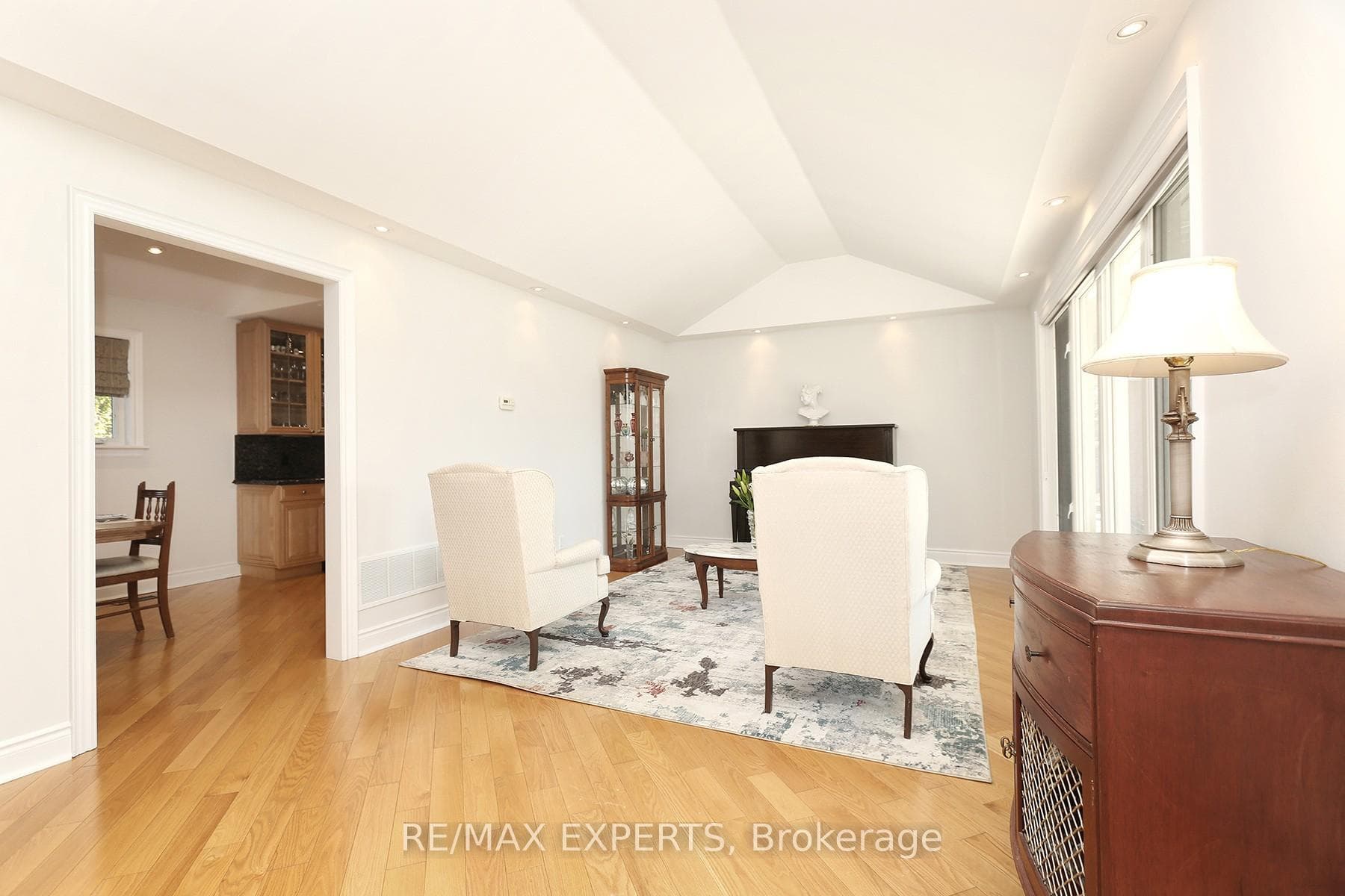 10 Castle Green Crescent photo 15