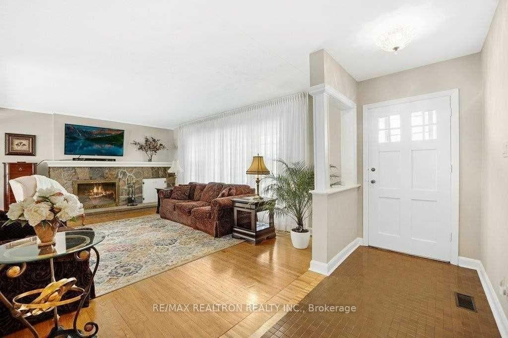145 Melrose Avenue photo 5