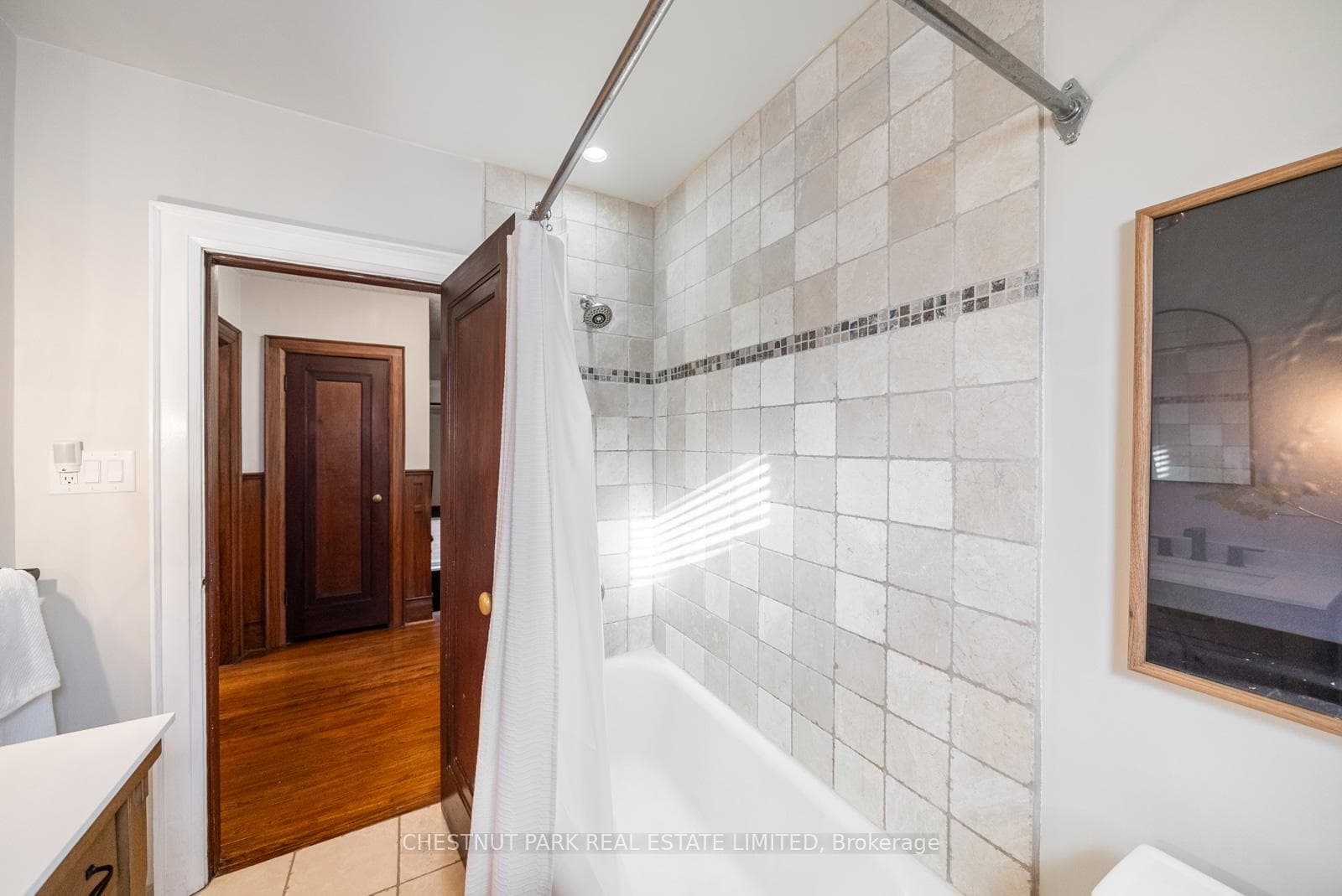 17 Glen Stewart Avenue photo 27