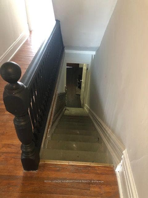 1211 College Street Unit Upper photo 9
