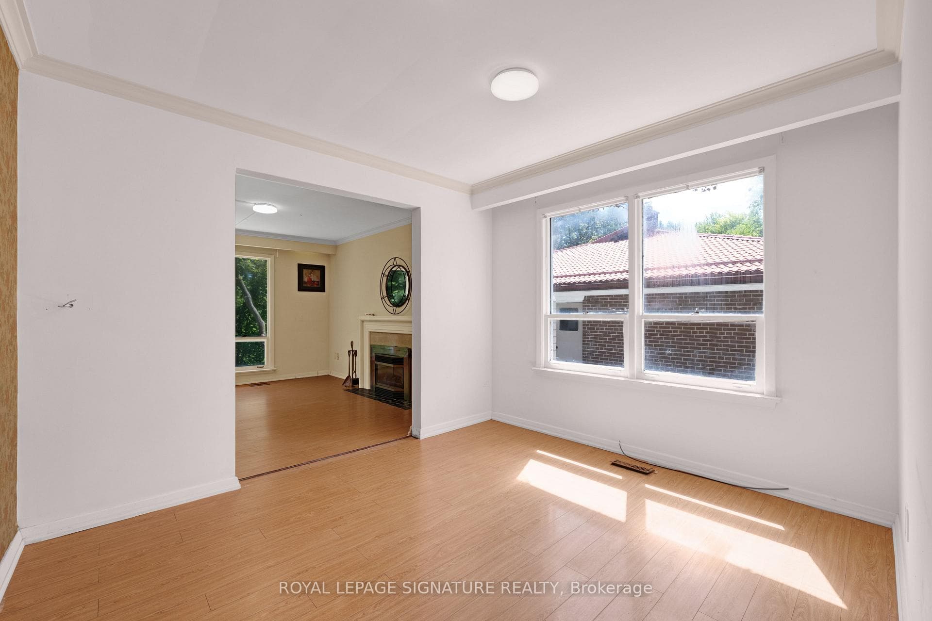 209 Burbank Drive photo 8