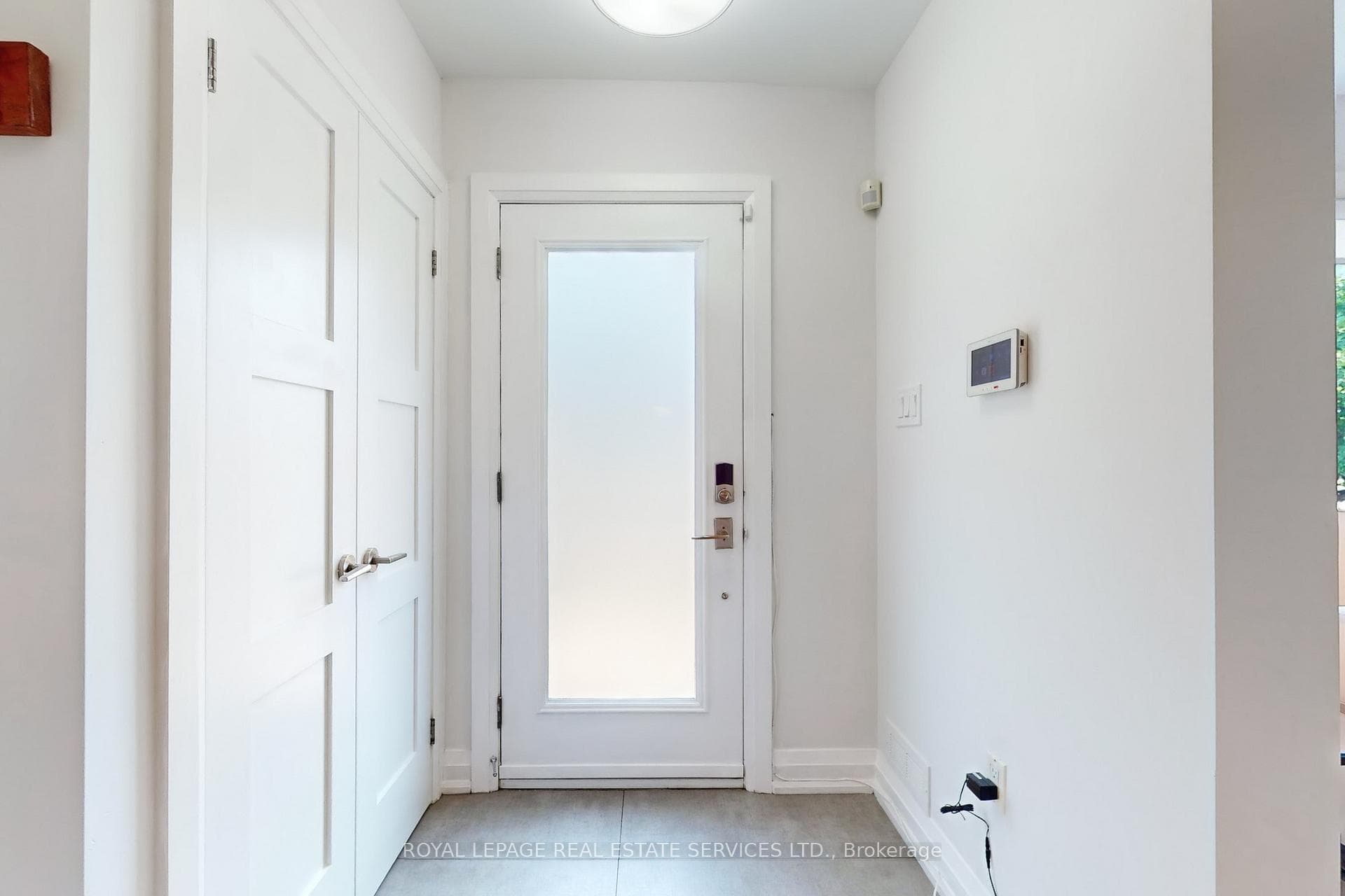 16 Newbury Lane photo 20