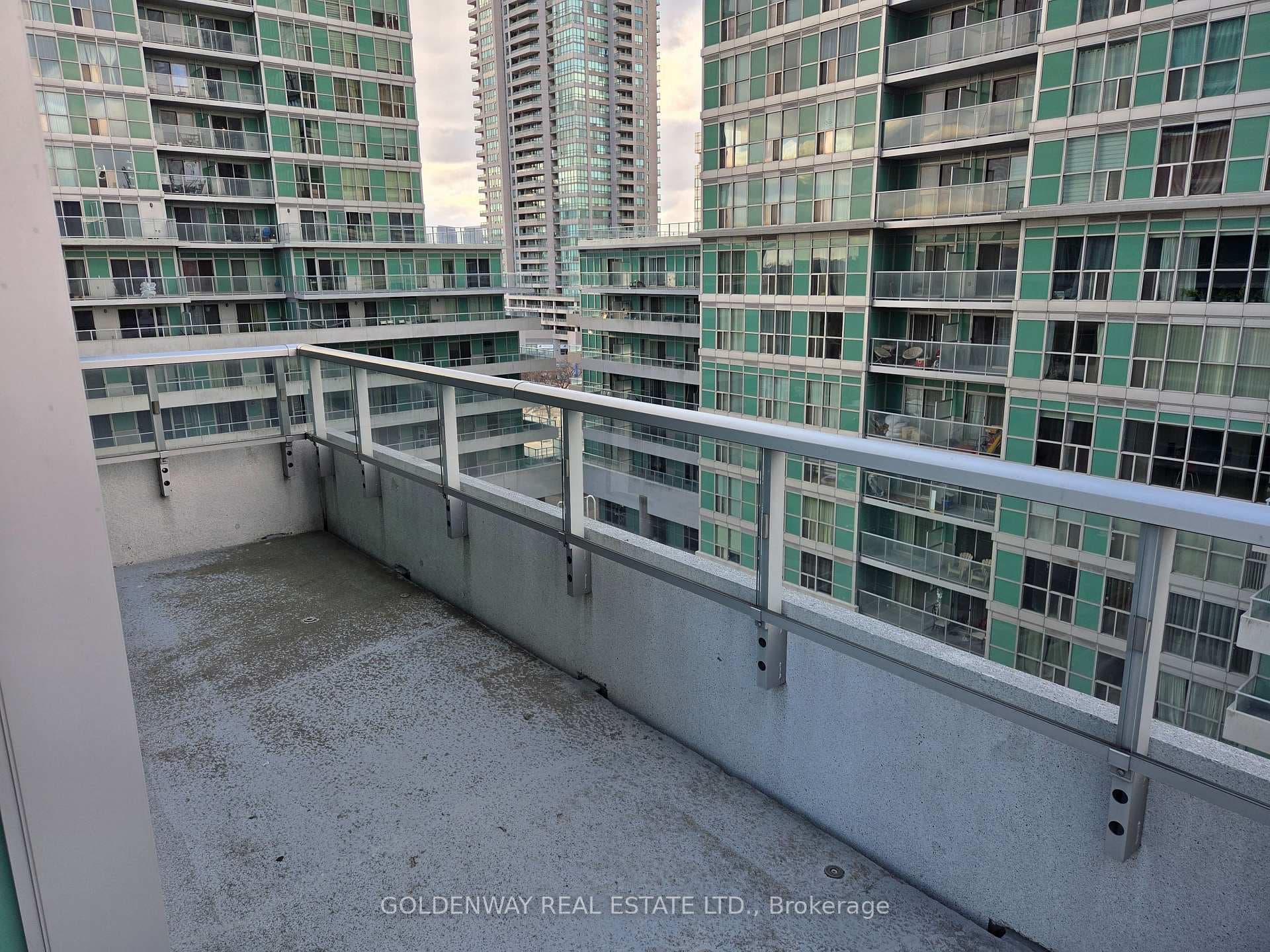 50 Town Centre Court Unit 808 photo 9