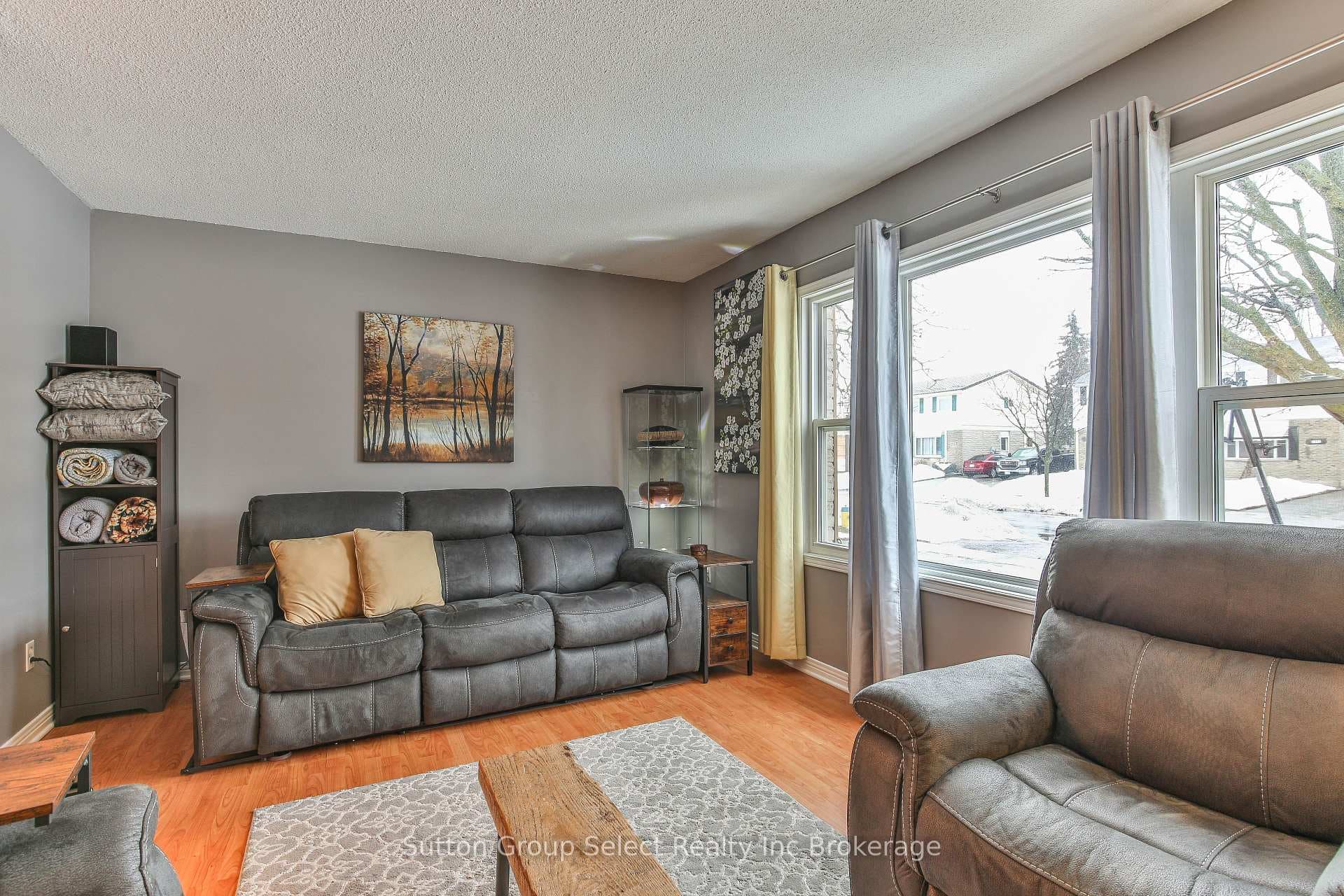 1091 Canfield Crescent photo 15