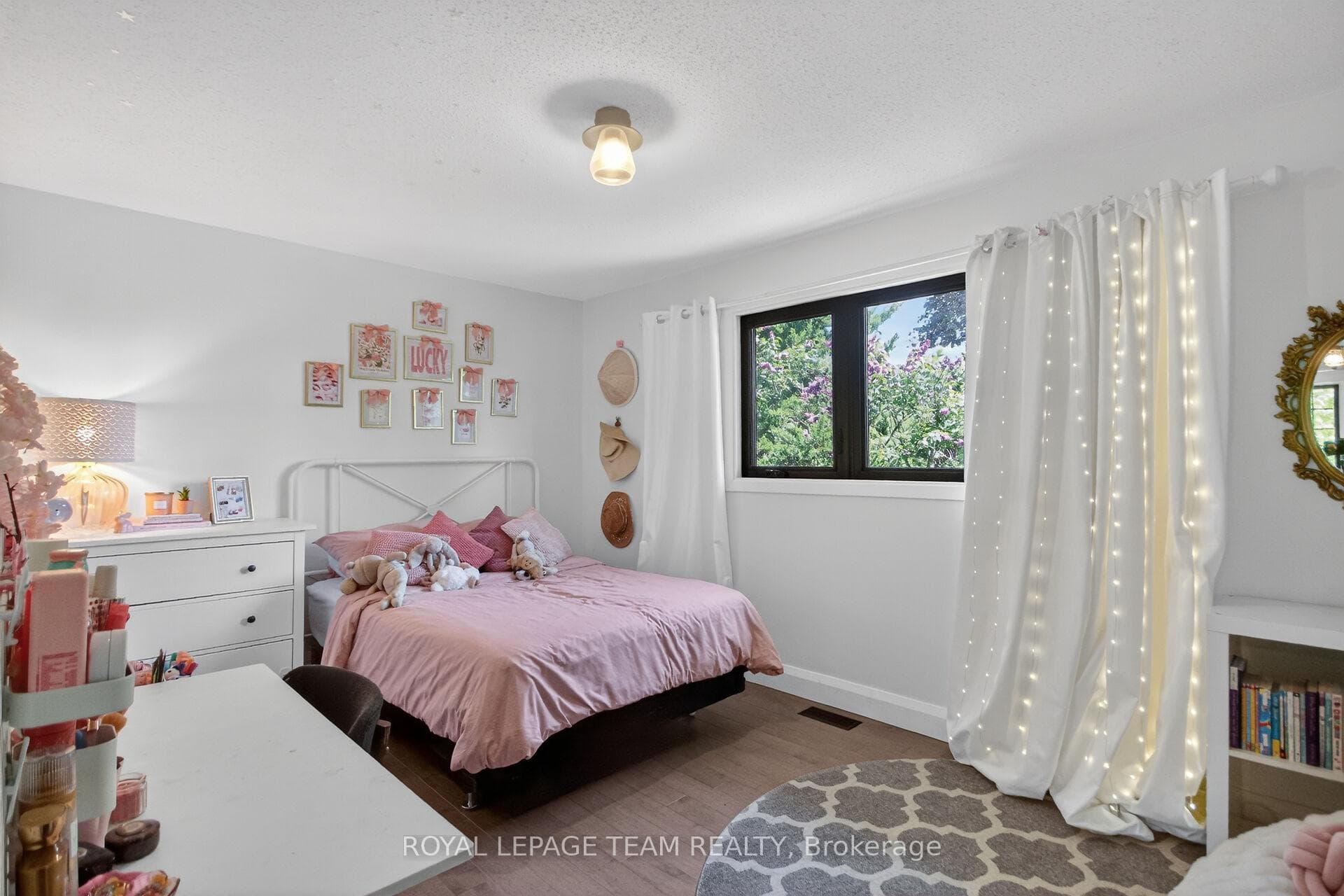 15 Markham Avenue photo 34