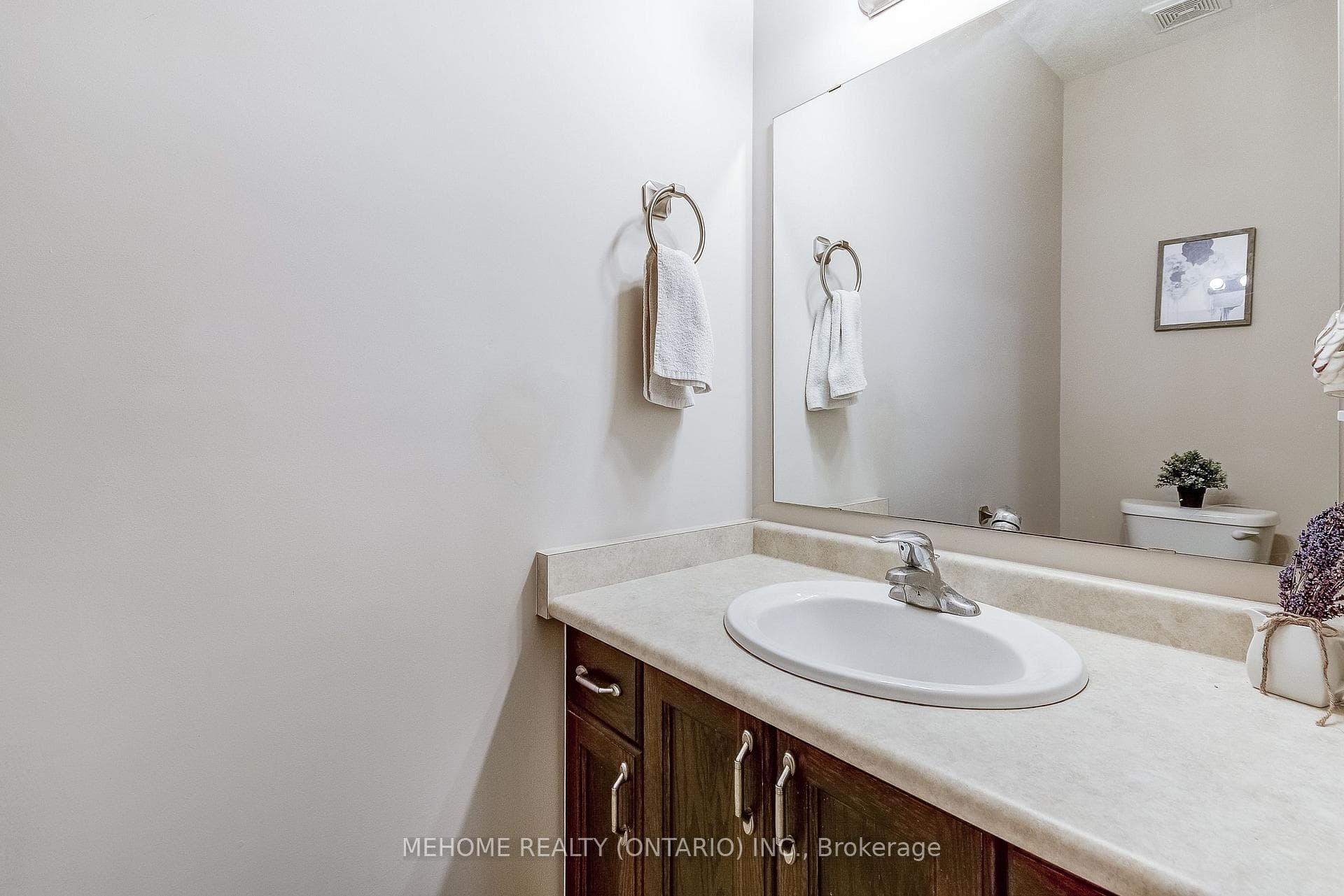 63 Huck Crescent photo 6