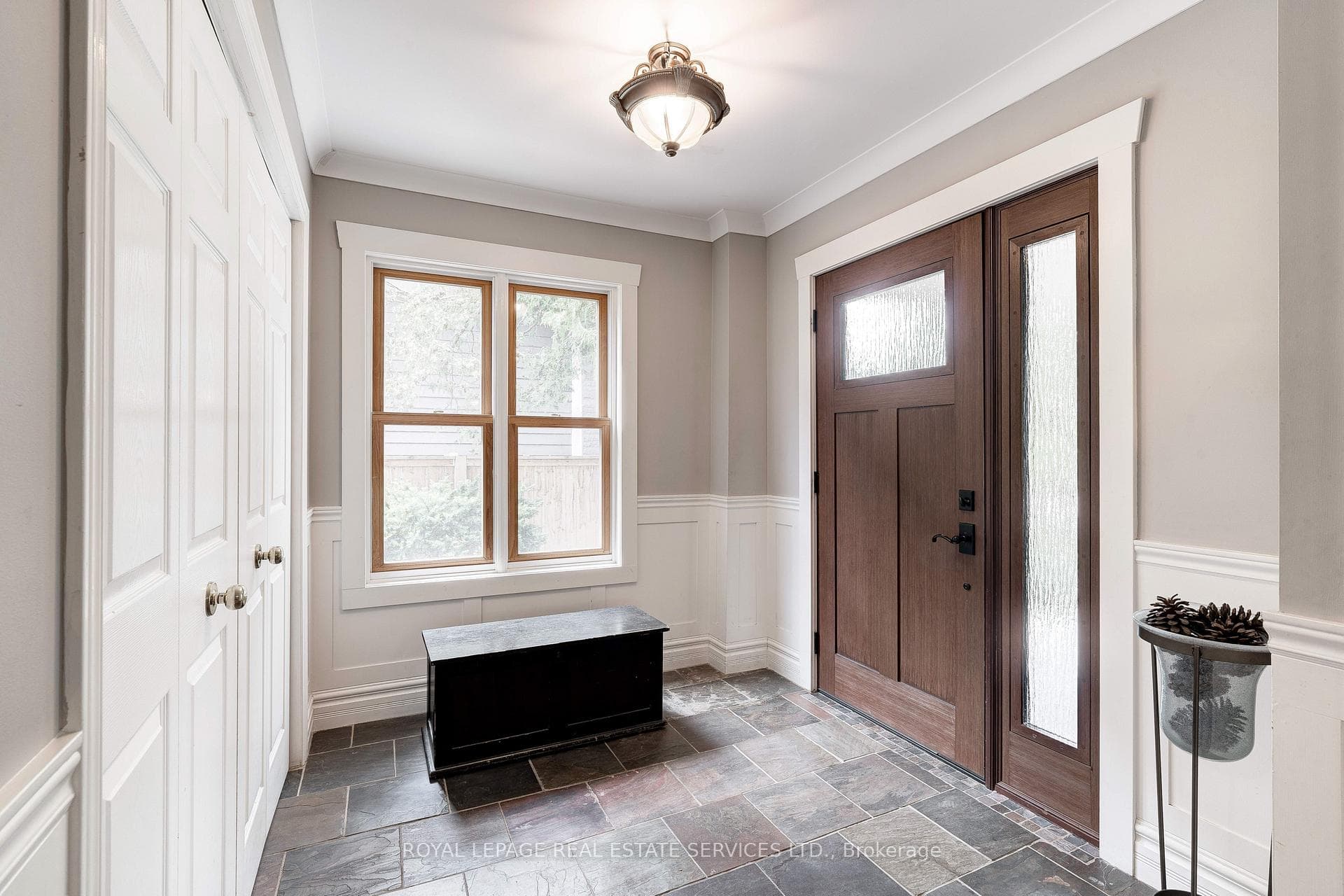 384 Pine Avenue photo 5