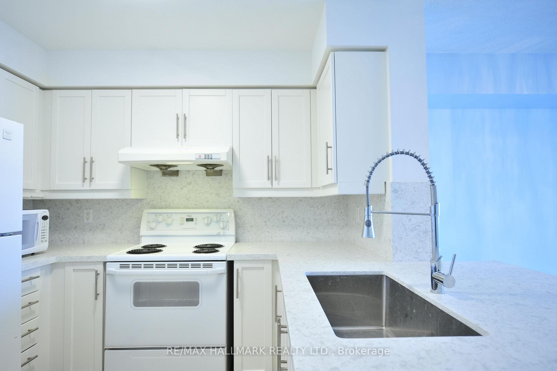 61 Town Centre Court Unit 2201 photo 3