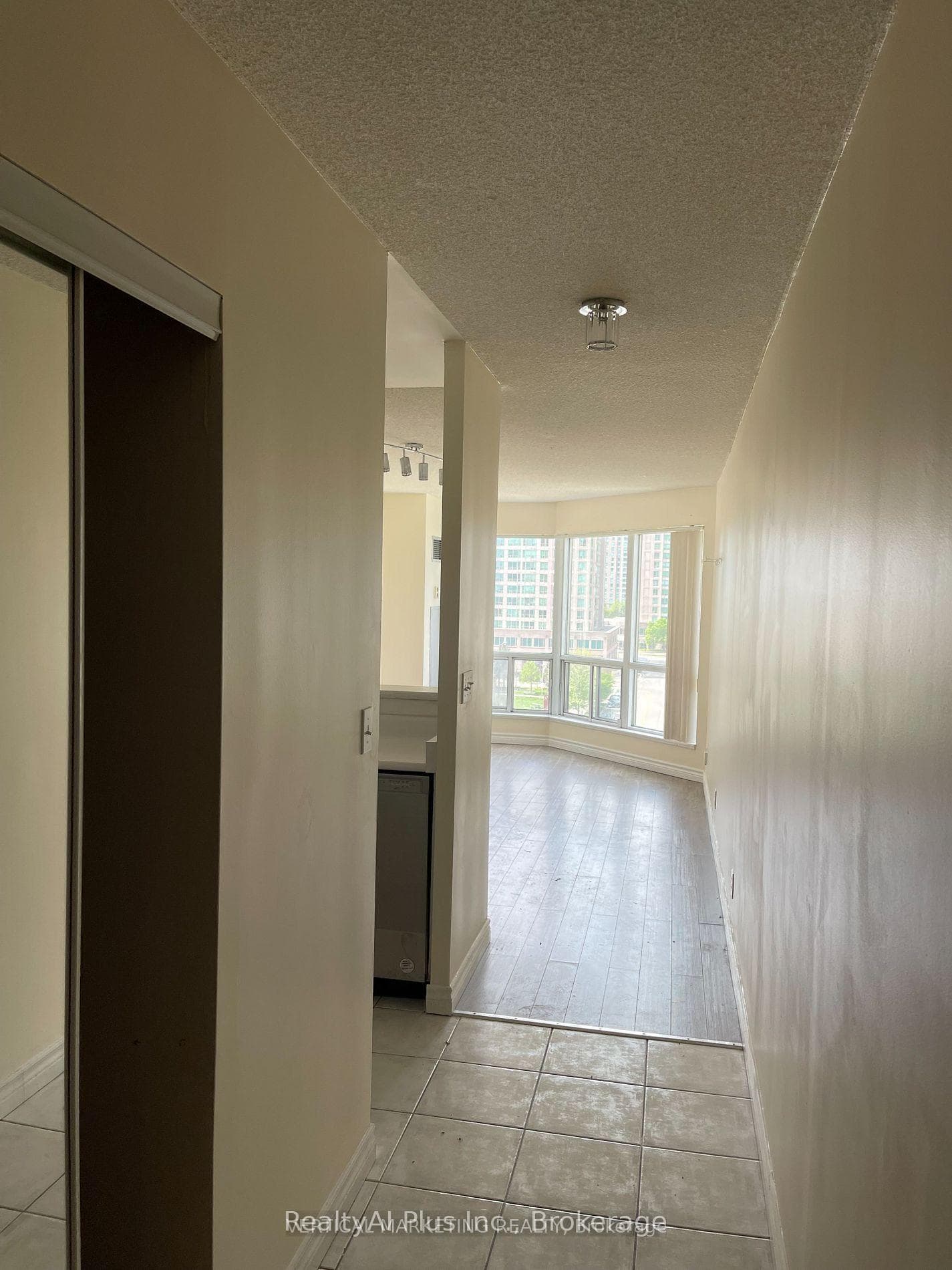 11 Lee Centre Drive Unit 701 photo 3
