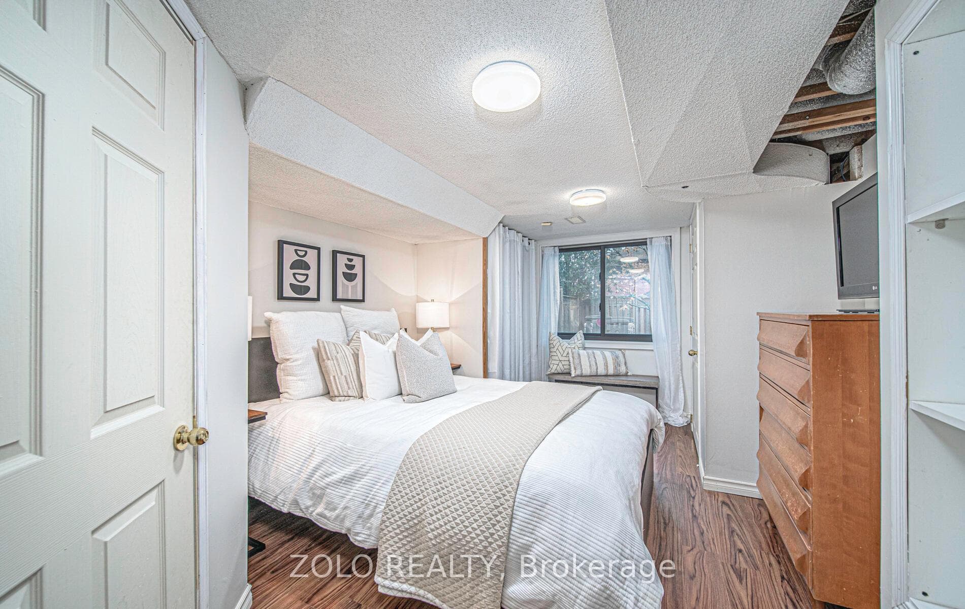 871 Peggoty Circle photo 24