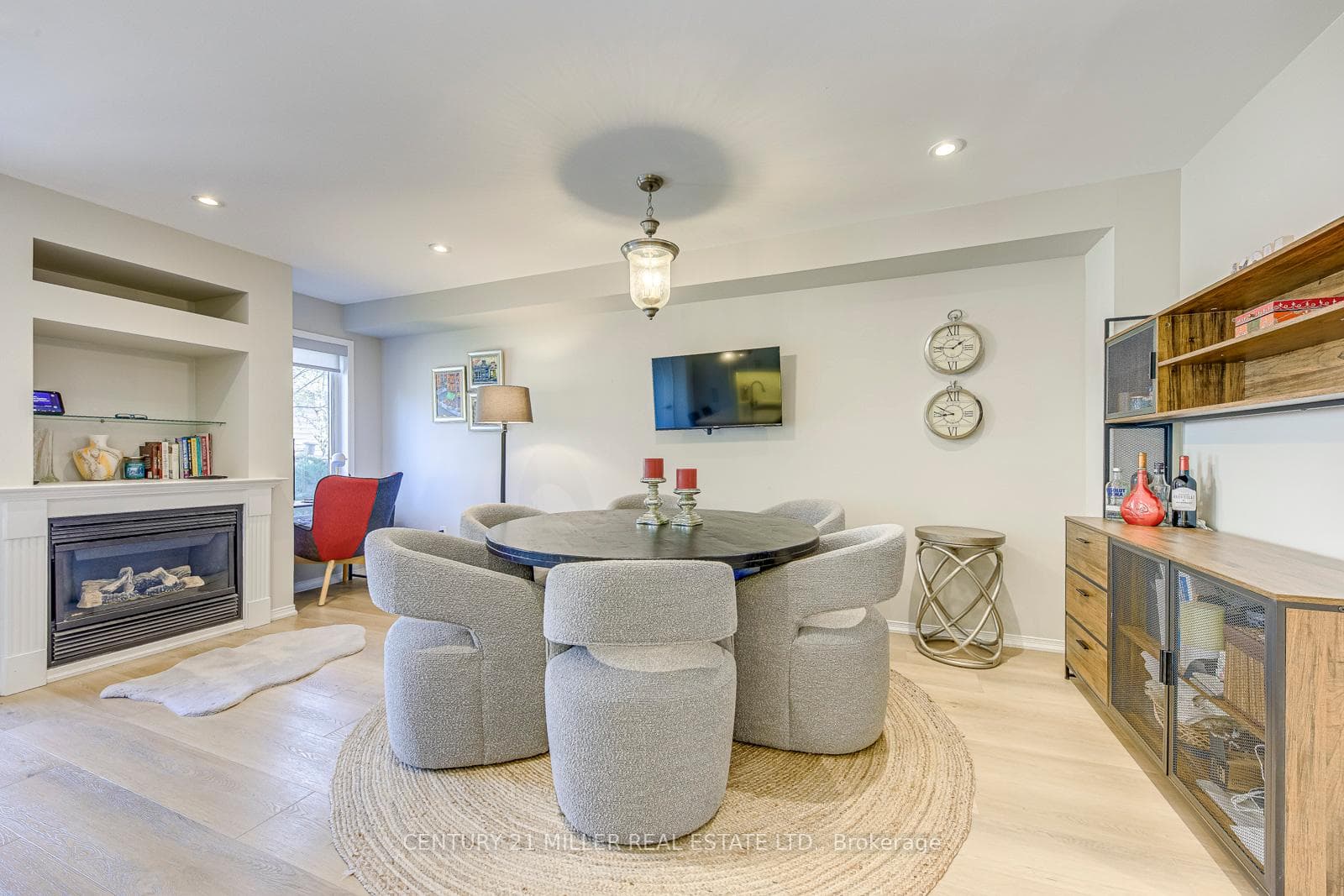 215 ROXTON Road photo 10