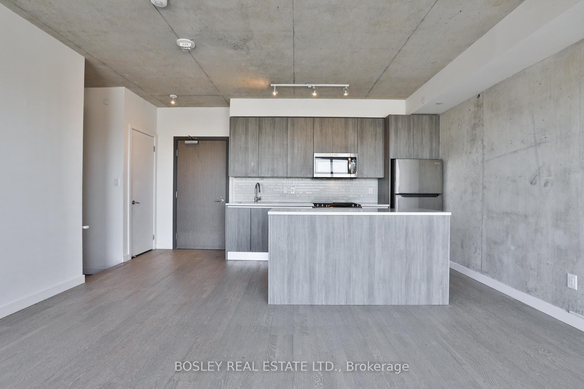 246 Logan Avenue Unit PH 714 photo 6