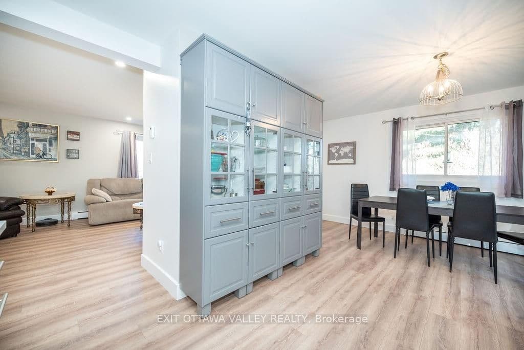 472 DORAN Road photo 12