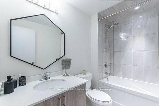 16 Markle Crescent Unit 411 photo 6