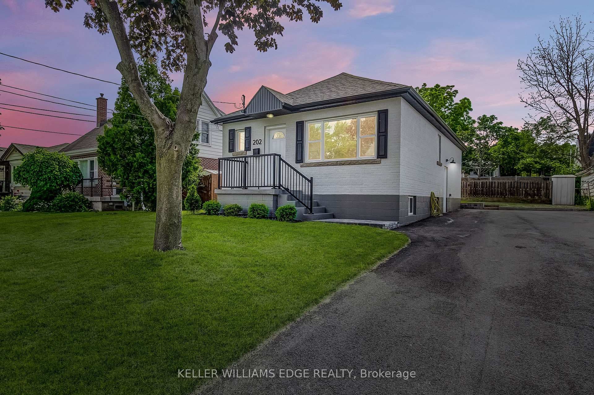 202 Erindale Avenue photo 36