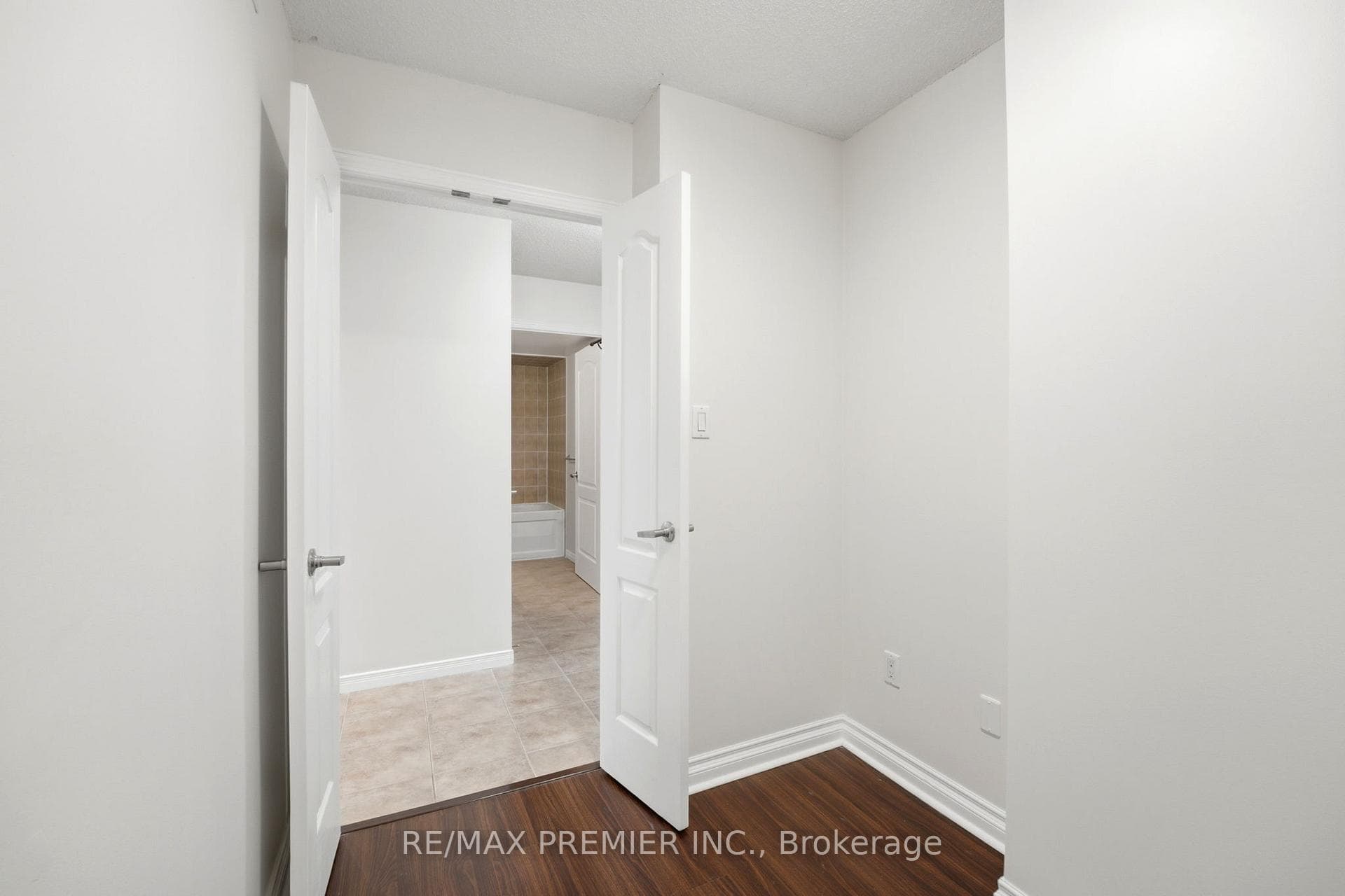 2772 Keele Street Unit 306 photo 19