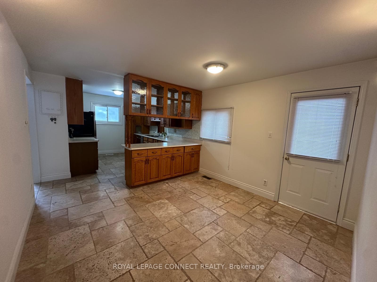 612 Marksbury Road photo 3