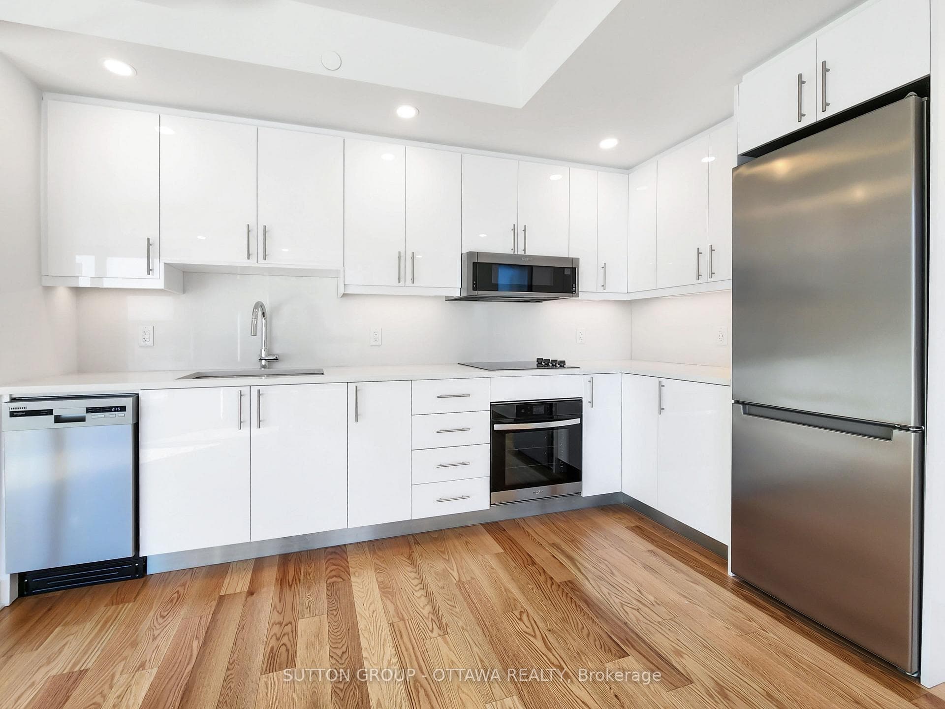 180 George Street Unit 1701 photo 13