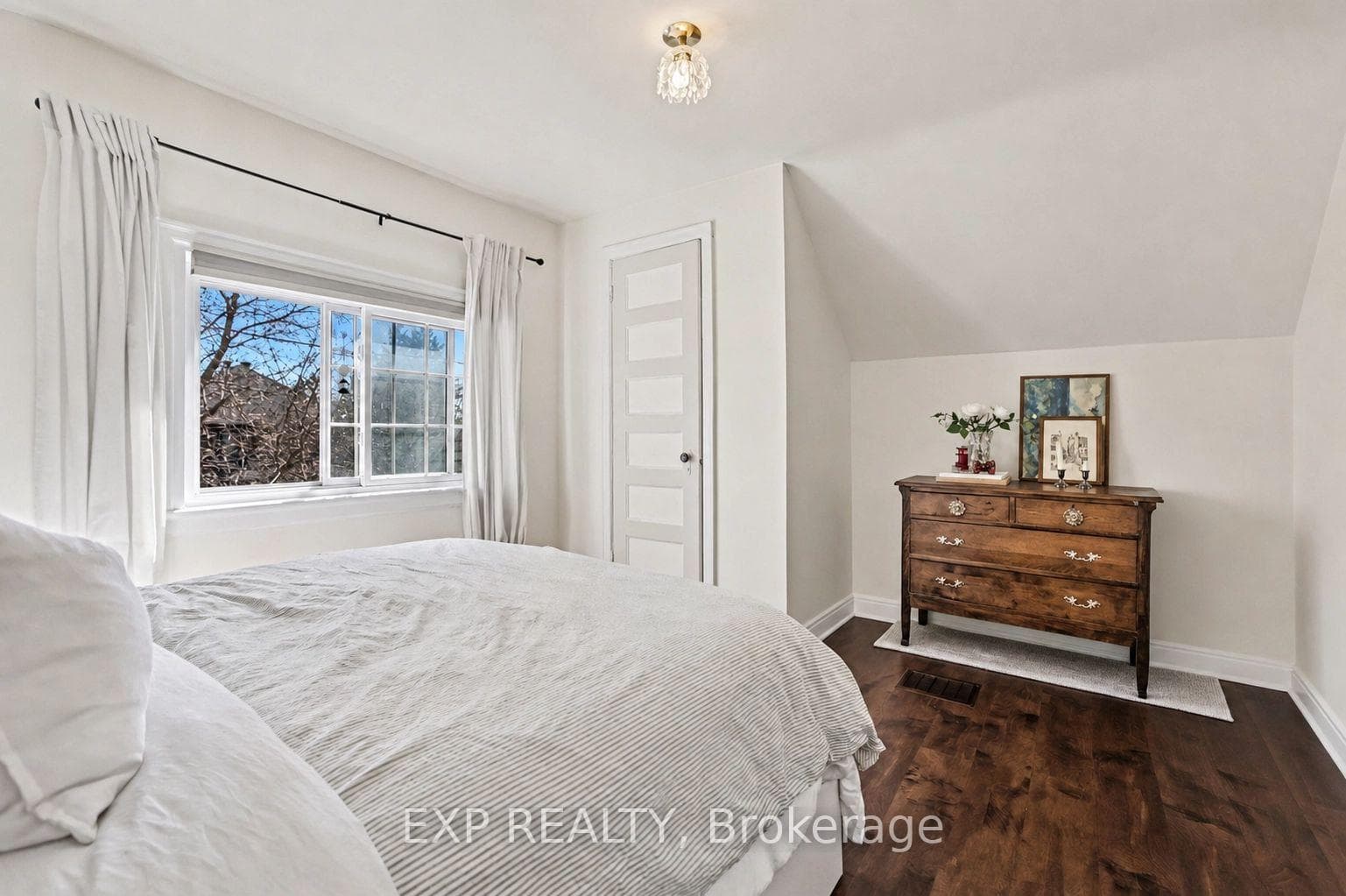 42 Warren Avenue photo 13
