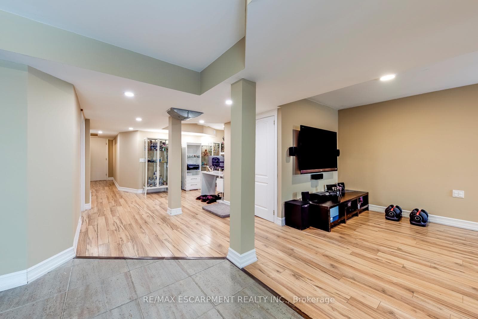 80 Beaverbrook Crescent photo 44