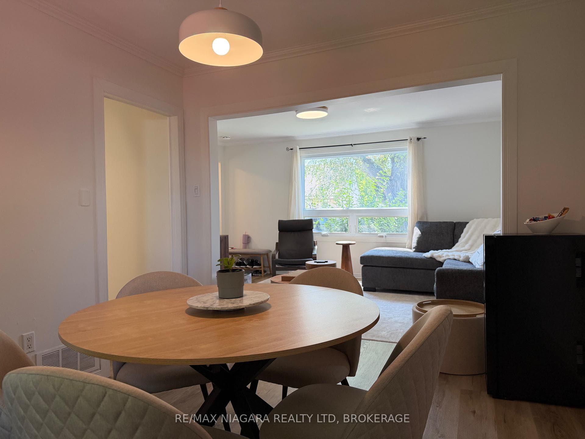 4354 Fifth Avenue photo 10