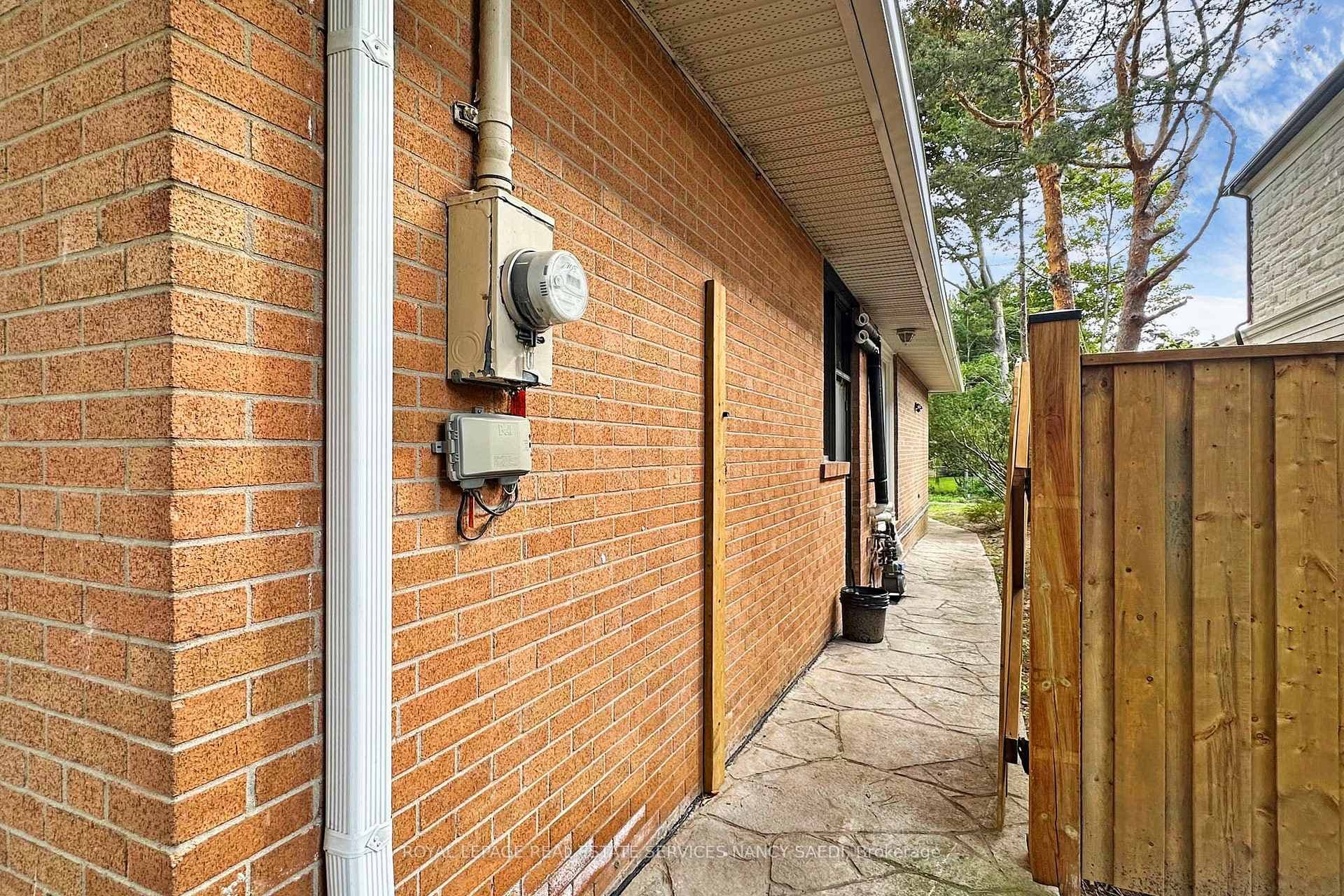 21 Sandfield Road photo 32