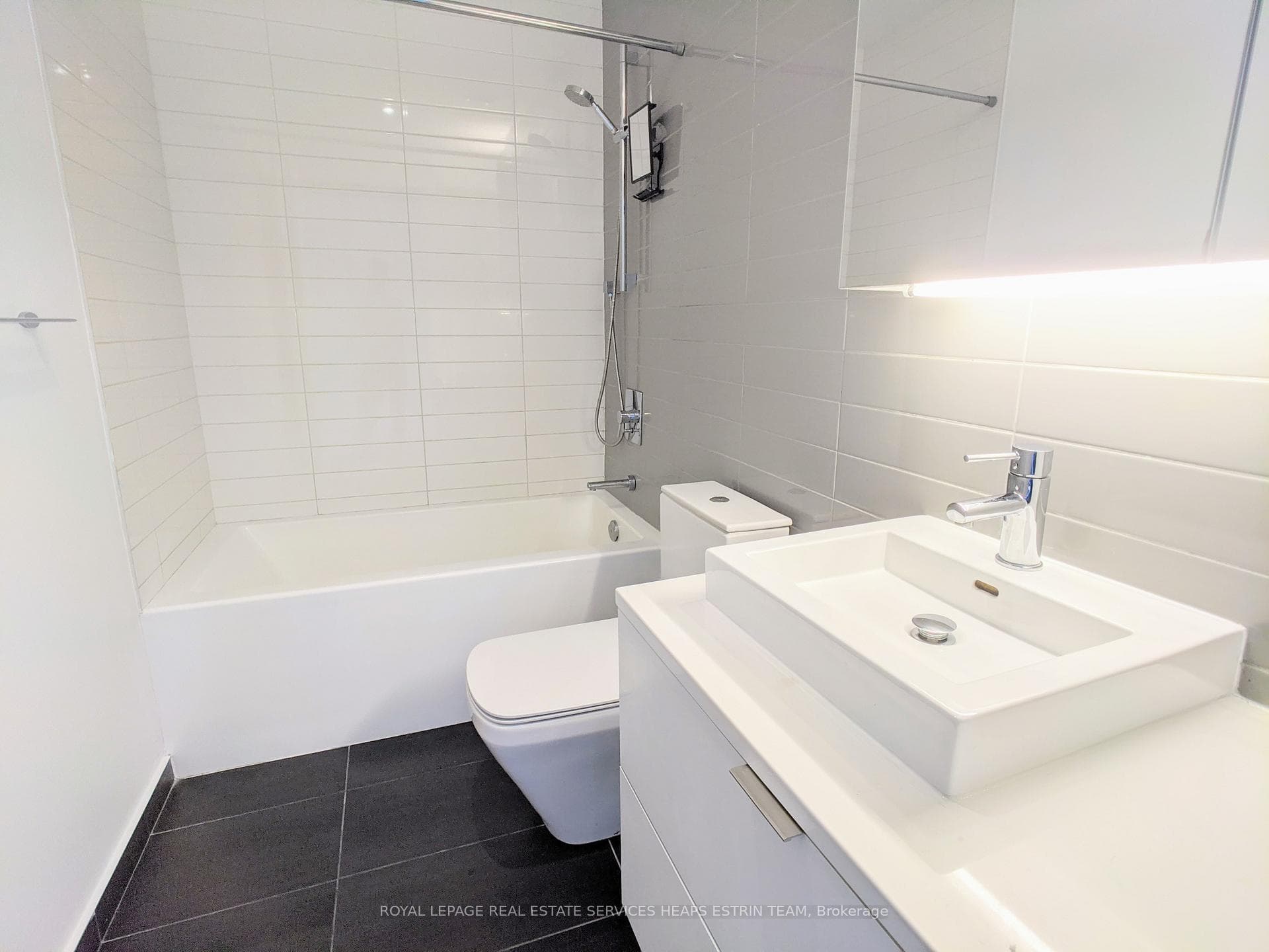 170 Bayview Avenue Unit 302 photo 21