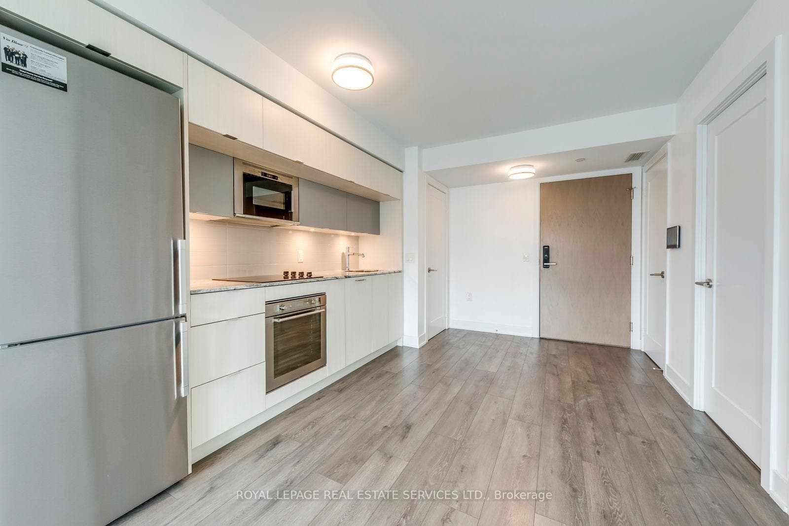 585 Bloor Street Unit 1320 photo 12