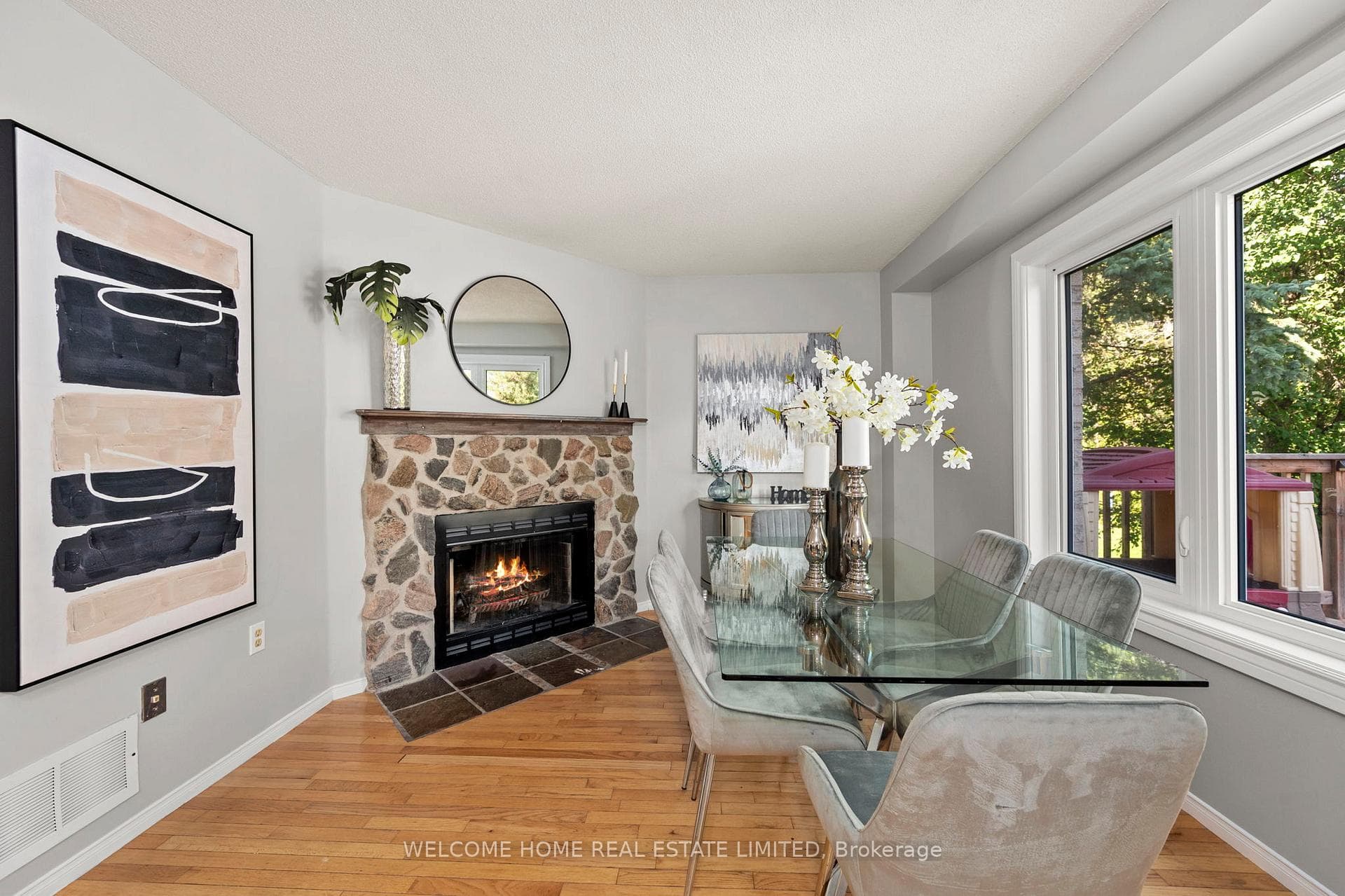 2250 Chalmers Crescent photo 14