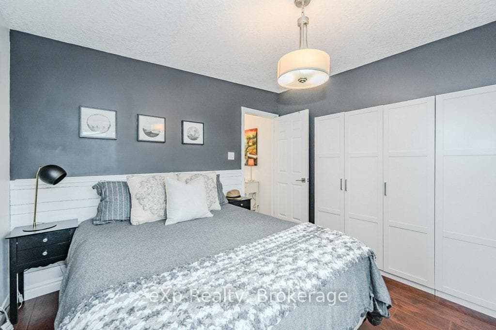 4 Bush Lane photo 28