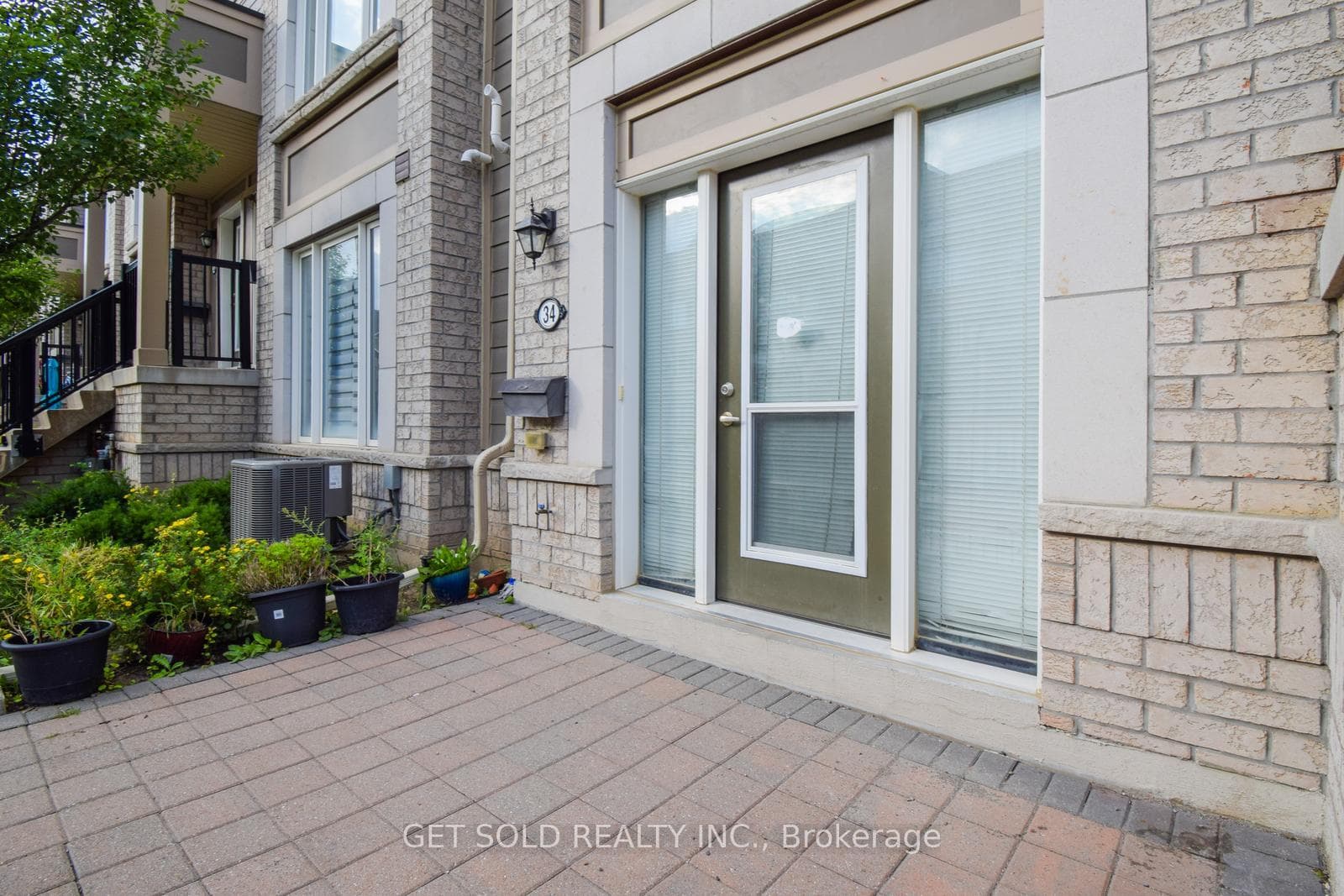 1 Beckenrose Court Unit 34 photo 3