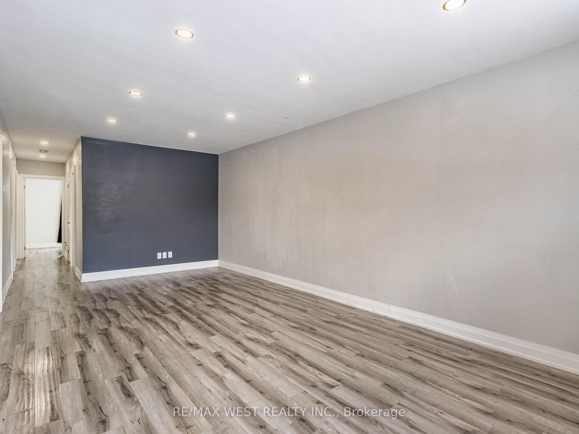 54 James Street photo 17