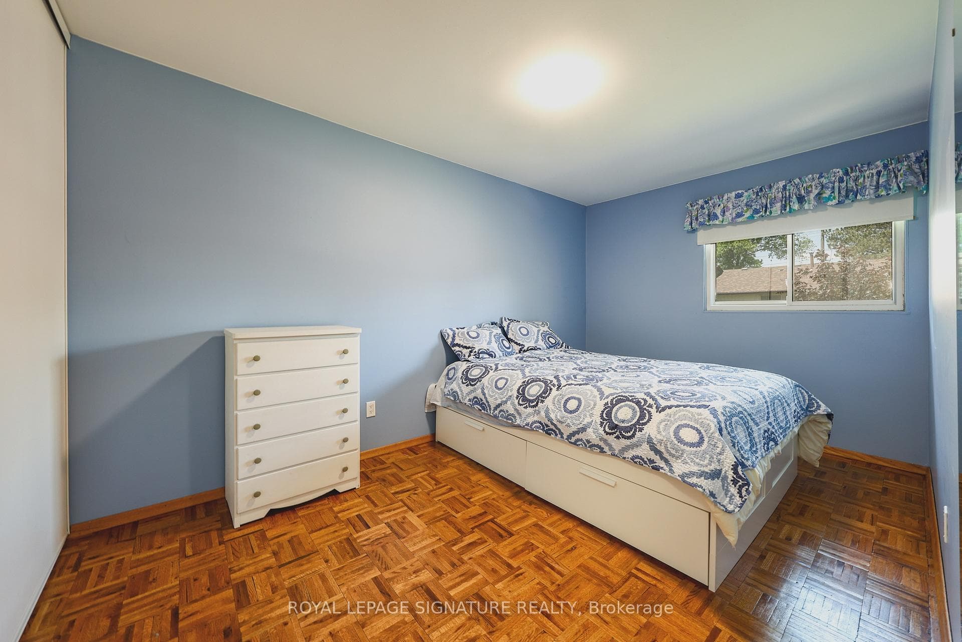 3rd. Bedroom Overlooks Gardens