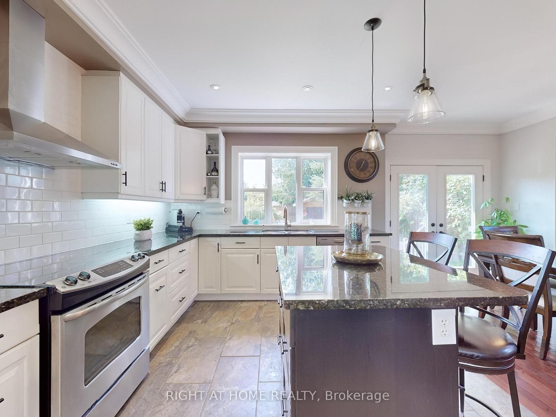 51 Glass Drive photo 9