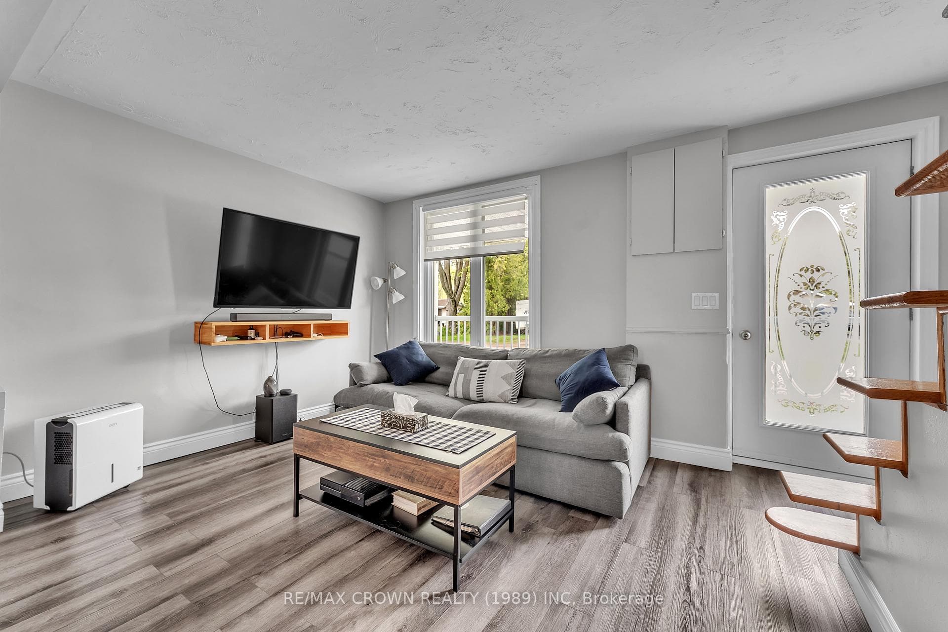 274 Belanger Street photo 3