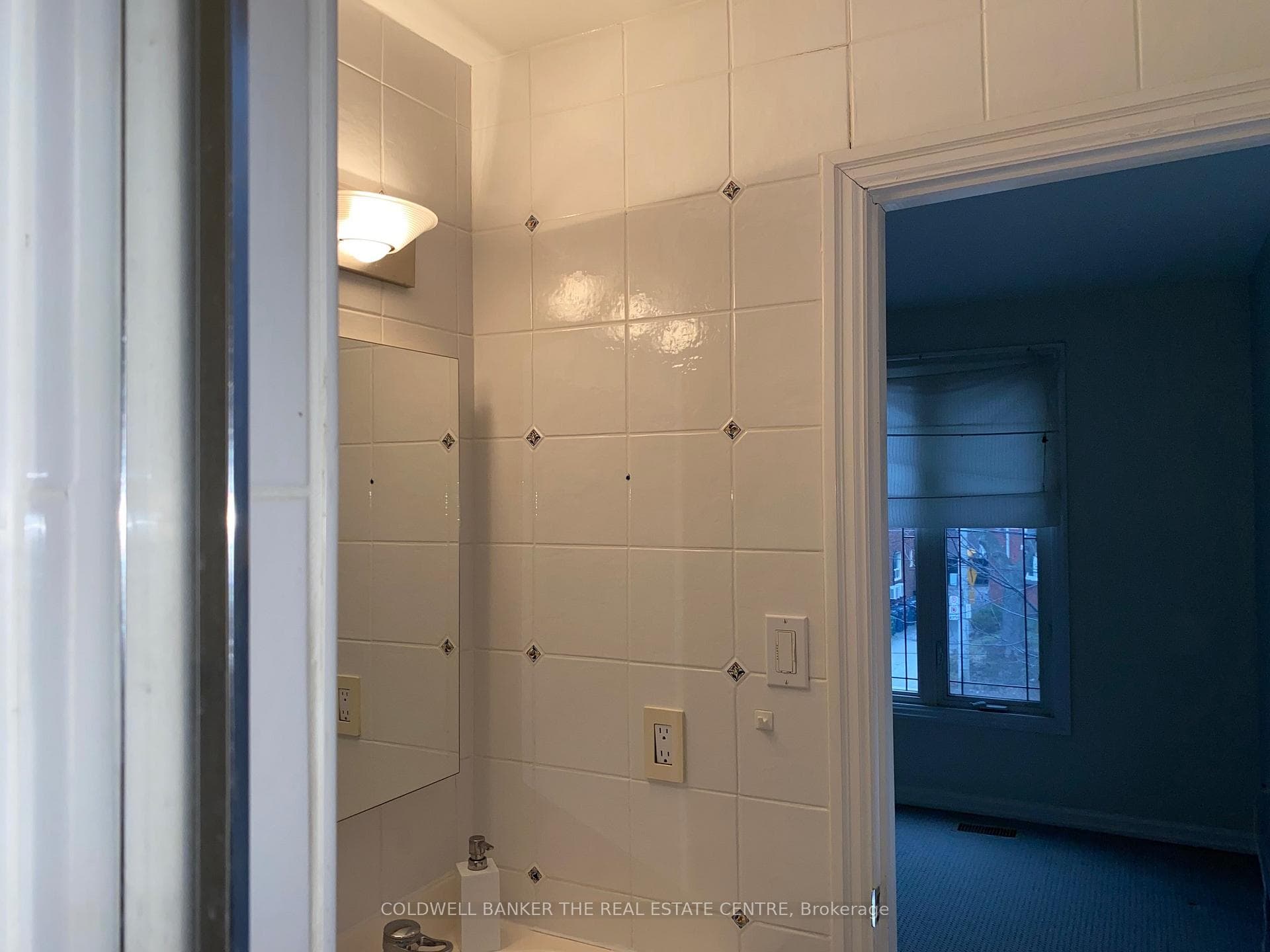 1073 Avenue Road Road photo 12