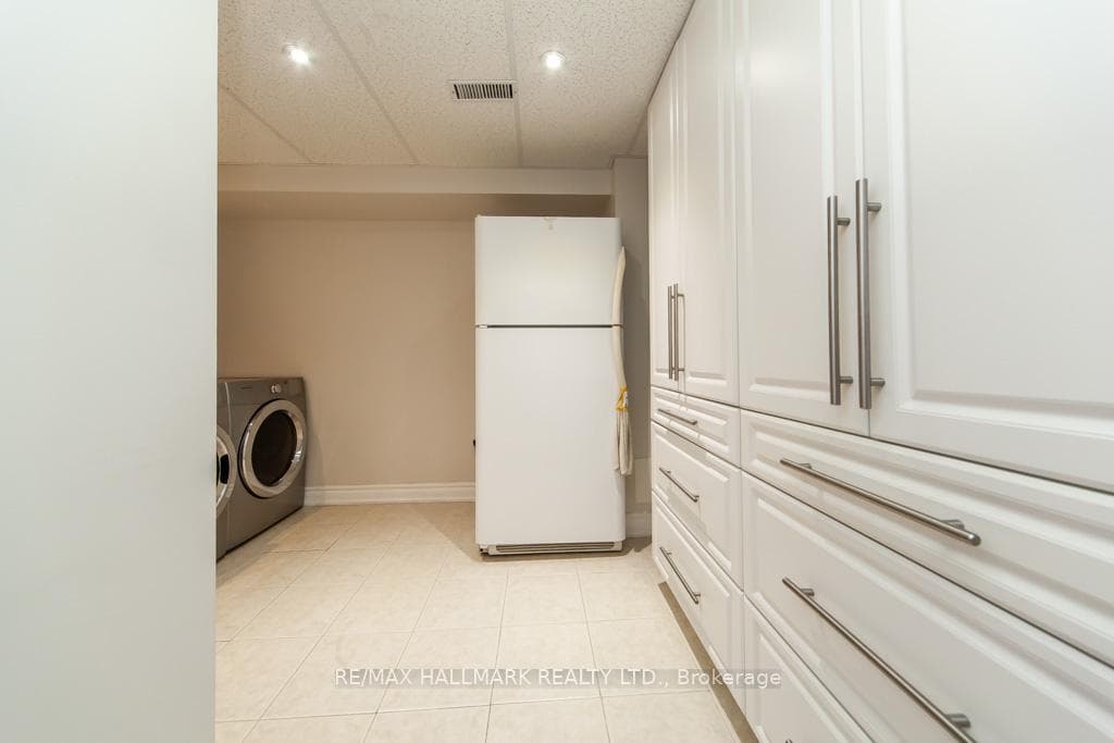 73 Armitage Crescent photo 41