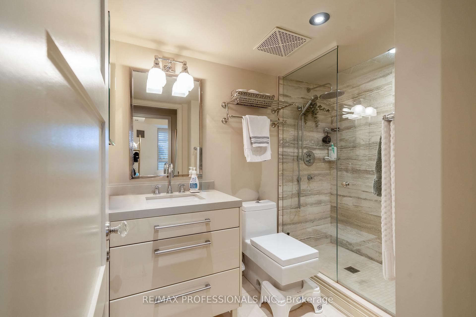 10 Delisle Avenue Unit 609 photo 24