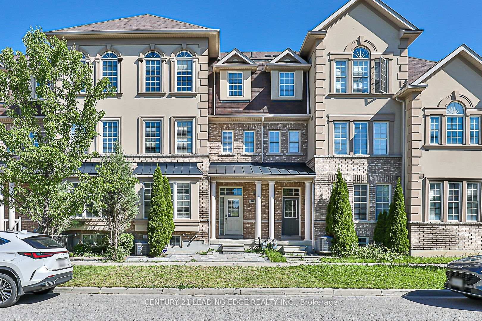 10 TUFO Avenue photo 1
